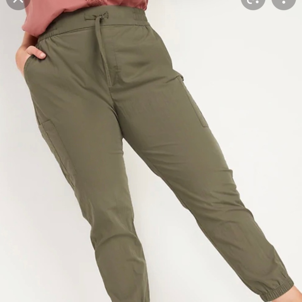 Brand new Old Navy joggers! Petite large
